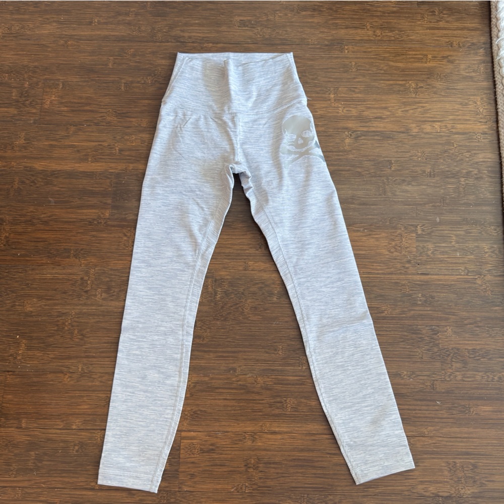 Lululemon Athletica Striped Gray Leggings size 4 NWT